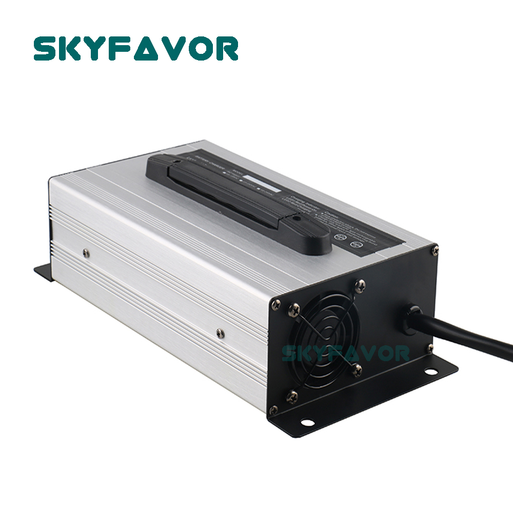 شاحن بطارية LiFePO4 ، 12 فولت  - مراجعة Lifepo4 Battery Charger Smart Automatic وسعره